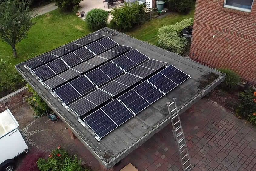 Photovoltaik-Anlage - Hohnstorf | PV-Anlage 8,01 kWp auf Garagendach mit KOSTAL/BYD Energiespeichersystem Photovoltaik-Anlage - Hohnstorf | PV-Anlage 8,01 kWp auf Garagendach mit KOSTAL/BYD Energiespeichersystem